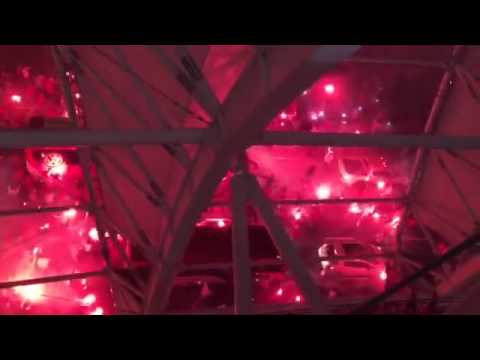 "Ruas de Fogo - Inter 3x1 Atlético-MG - Libertadores 2015" Barra: Guarda Popular &bull; Club: Internacional