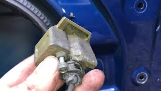 Download lagu BMW MINI COOPER DOOR LOCK REPLACEMENT R50 R52 mp3 Download lagu BMW MINI COOPER DOOR LOCK REPLACEMENT R50 R52 mp3