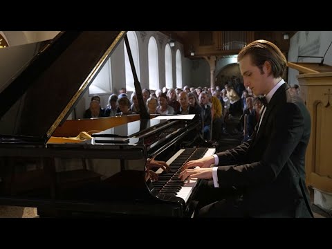Yoav Levanon performs Liszt's Hungarian Rhapsody No.2