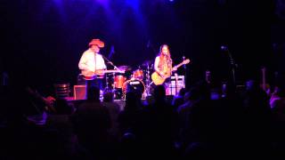 Kasey Chambers - Behind the Eyes of Henry Young