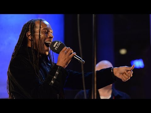 The Beat ft Ranking Roger - Ranking Full Stop/Mirror In The Bathroom (The Quay Sessions)
