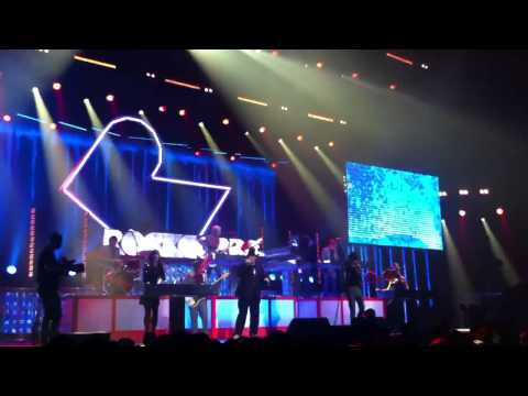 Mark Ronson & The Business Intl. ft. Boy George | Somebody To Love Me (Live Rockcorps 2010)