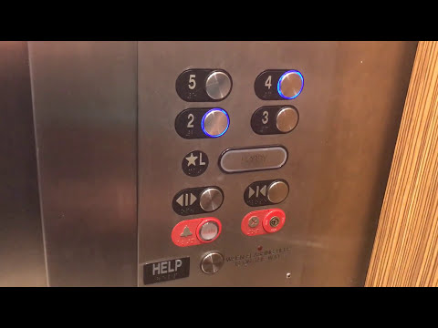 Hampton Inn Atlanta - Northlake Has Interesting Elevators