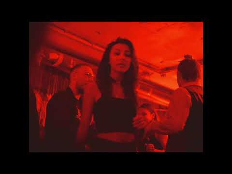 Dope est Dope - Déshabillée