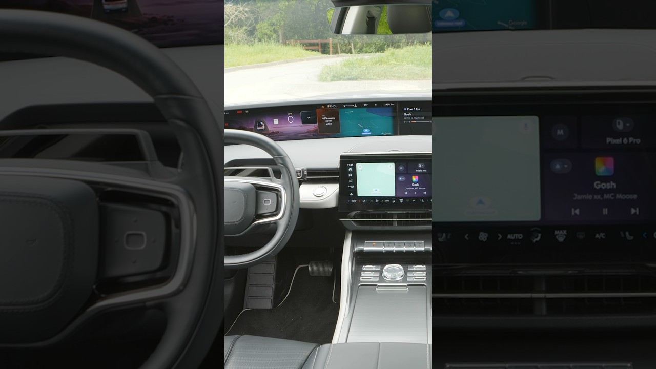Hands-On with Lincoln's New Panoramic Dashboard Display