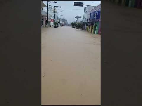 Schwere Überschwemmung aufgrund extremer Regenfälle in Taió von Santa Catarina in Brasilien 🇧🇷