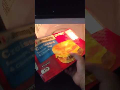 CROISSANT SANDWICH BOX IN THE MICROWAVE