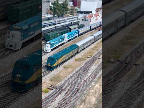 The Via loaner pulls the santa fe train in san antonio #model #fun #via #santafe #samra #texas #dcc