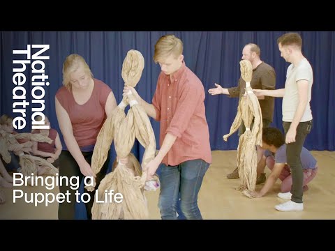 Βιντεοσκοπημένο απόσπασμα σεμιναρίου εξειδίκευσης σχετικά με την εμψυχοποίηση κούκλας από το [[#Royal National Theatre [Βασιλικό Εθνικό Θέατρο της Μεγάλης Βρετανίας]#]], 2015.