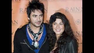 Beto Cuevas y Bárbara Mori - No te Olvides de Amar