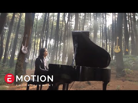 Piyu - Sakit Hati (Official Music Video)