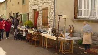 preview picture of video 'Charroux brocante'