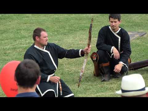 Demonstration of indian traditional Mughal "crab" bow on Pribinova Nitrawa festival, Nitra 2018