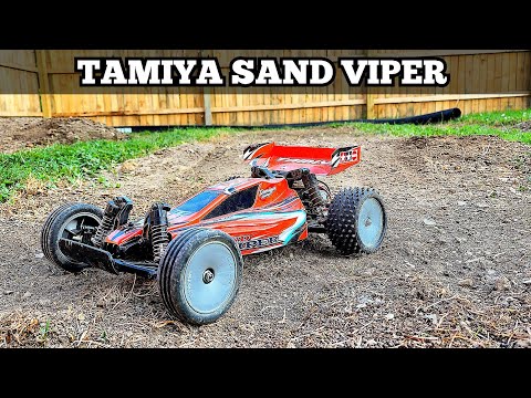 Tamiya DT02 Sand Viper on the track