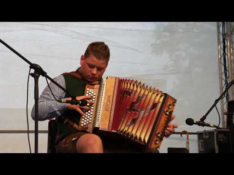 Thomas Hasenberger "Unterlecher Landler" VoLXmusik on Air, Graz, 52-1 © OlmHERZ