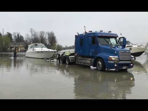 Our New Sea Ray 330 Sundancer - Trailer Move Home