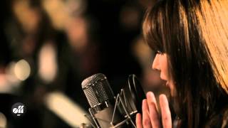 OFF STUDIO - Carla Bruni &quot;J&#39;arrive à toi&quot;