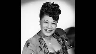 Ella Fitzgerald - Santa Claus Got Stuck In My Chimney (Decca Records 1950)