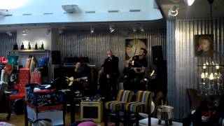 Smash Into Pieces - Crash and burn LIVE acoustic