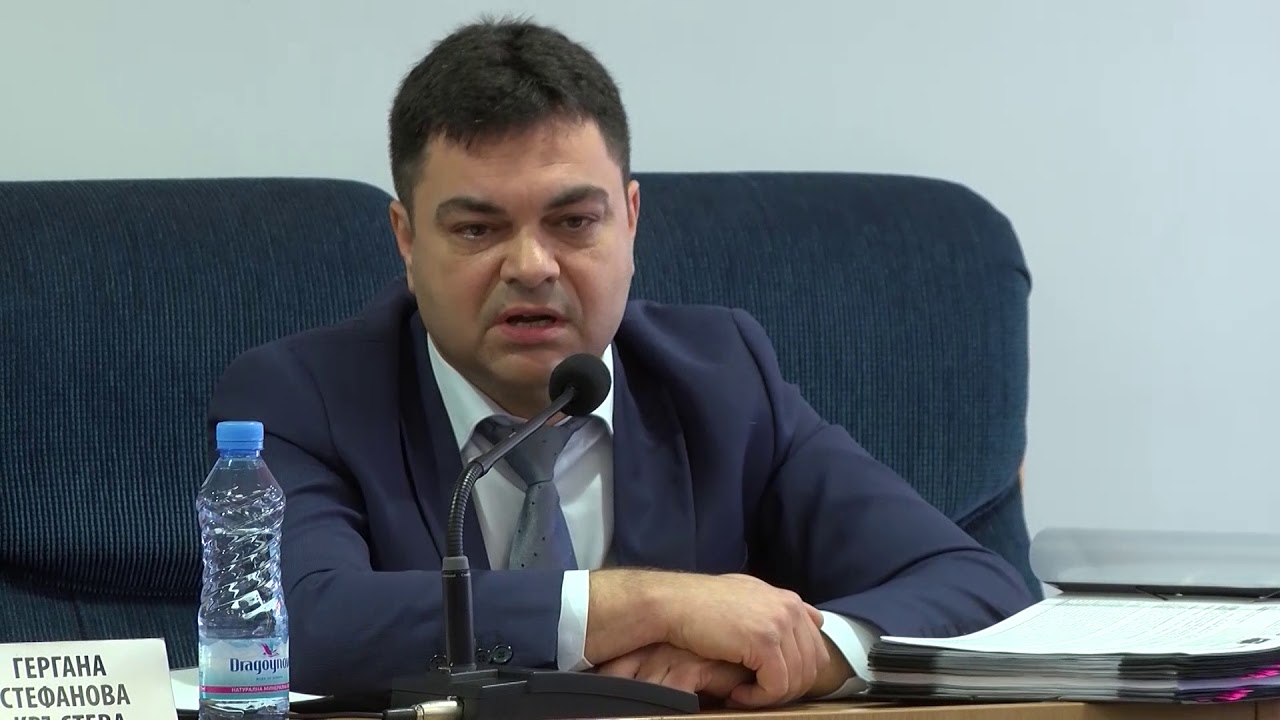 Паркингите около зала „Младост“ ще бъдат платени в дните на пазар