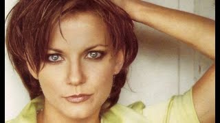 WHEN GOD-FEARIN&#39; WOMEN GET THE BLUES (LIVE) - MARTINA McBRIDE