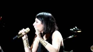 Laura Pausini   Cuando se Ama  Vivo Estadio GEBA, Buenos Aires, Argentina.flv