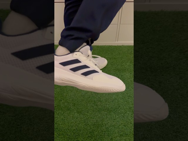 Vídeo relacionado con adidas Unisex adulto Court Spec 2 Tennis Shoes, Off White/Collegiate Green/Cloud White, 42 EU