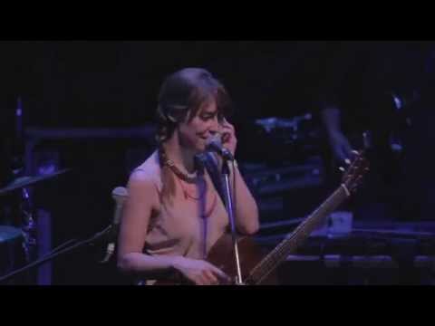 Feist calls Kevin Drew (Broken Social Scene) from the stage in Rio