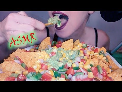 ASMR eating: Nachos with Guacamole & Veggies | Extreme Crunch | Whispering