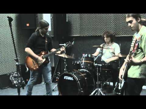 Skinerr - Tinerete Furata ( live @ studio 2010 )