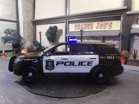 Lowell MA Police 1/18 scale Ford Explorer with lights.