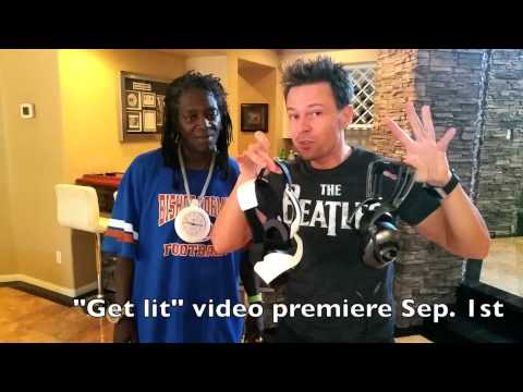 Flavor Flav reaction to VR  Virtual Reality Goggles