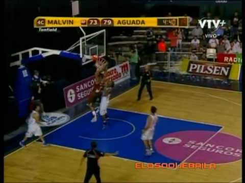 #LUB: Jeremis Smith corrige con hundida contra Malvin 27/03/2013 Liga Uruguaya de Basketball
