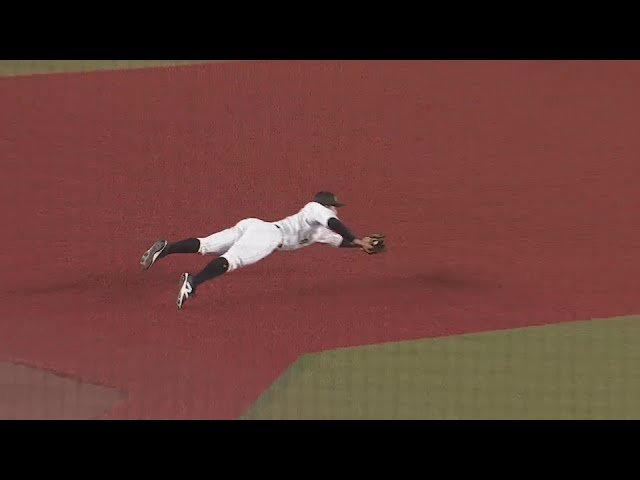 【5回表】ダイビングキャッチ!! マリーンズ・中村奨吾 抜けそうな打球をアウトにする!!  2024年6月29日 千葉ロッテマリーンズ 対 オリックス・バファローズ