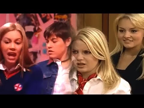 Vico quema el pelo de Sol. Rebelde Way vs. Rebelde