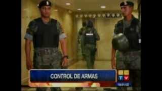 preview picture of video 'NotiMil. Control de armas en Guayaquil'