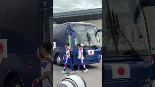 【W杯】チュニジア戦欠場の久保建英、メンバーを見送りリハビリに汗