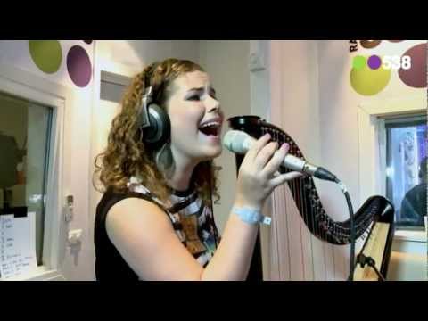 Iris Kroes - Throw in tomorrow (live bij Evers Staat Op)
