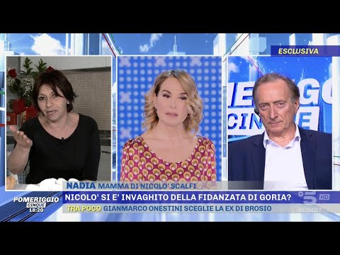 Barbara d'Urso sorpresa dalla mamma di Nicolò Scalfi a Pomeriggio Cinque: "Sono stata travolta" E' t