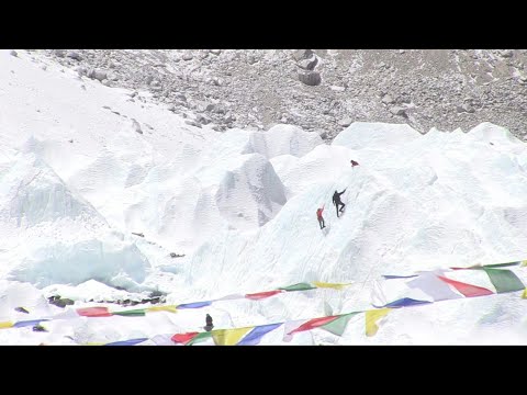 Gefährlicher Ansturm auf den Mount Everest | AFP