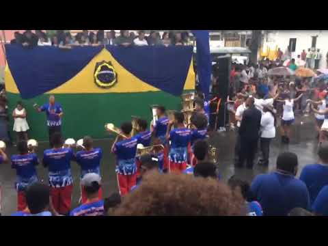Fanpop Fanfarra Popular de Parafuso apresentando a música despacito no desfile cívico de Parafuso