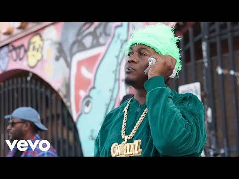 10Tik - Squeeze Benz (Official Music Video)