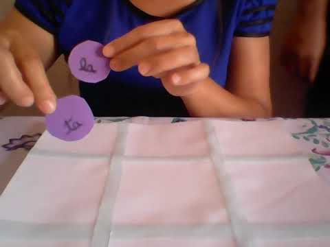 Jogo da velha silábico.