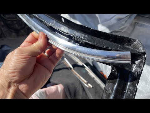 C3 Top Windshield Trim Detail