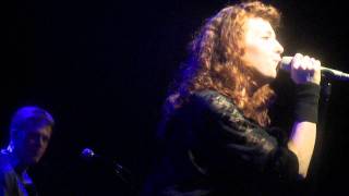 Melissa Auf der Maur - &quot;Meet Me On the Darkside&quot; live (HD)