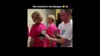 Download lagu REKOR TERCEPAT MELEPAS TALI BH/BRA mp3