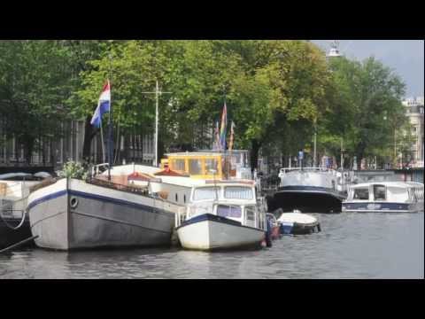 download lagu mp3 mp4 Bb Amsterdam Houseboat, download lagu Bb Amsterdam Houseboat gratis, unduh video klip Bb Amsterdam Houseboat