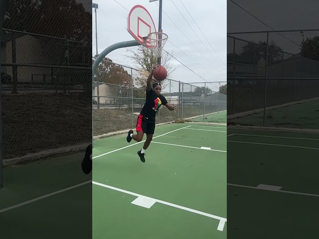 Vídeo relacionado con Harlem Globetrotters Logo Trickshot Masters - Ventilador de baloncesto Camiseta Manga Raglan