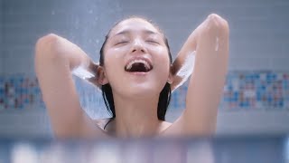 川口春奈、“しっとり感”に至福の表情「この指通り…」　新CM「アンビリーバボゥ」編が公開