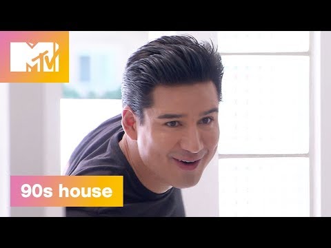 Video trailer för 'Mario Lopez' Official Sneak Peek | 90's House: Hosted by Lance Bass & Christina Milian | MTV
